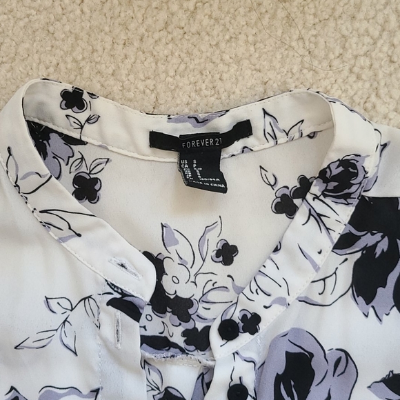 Forever21 Button Down Floral Blouse - Picture 2 of 3